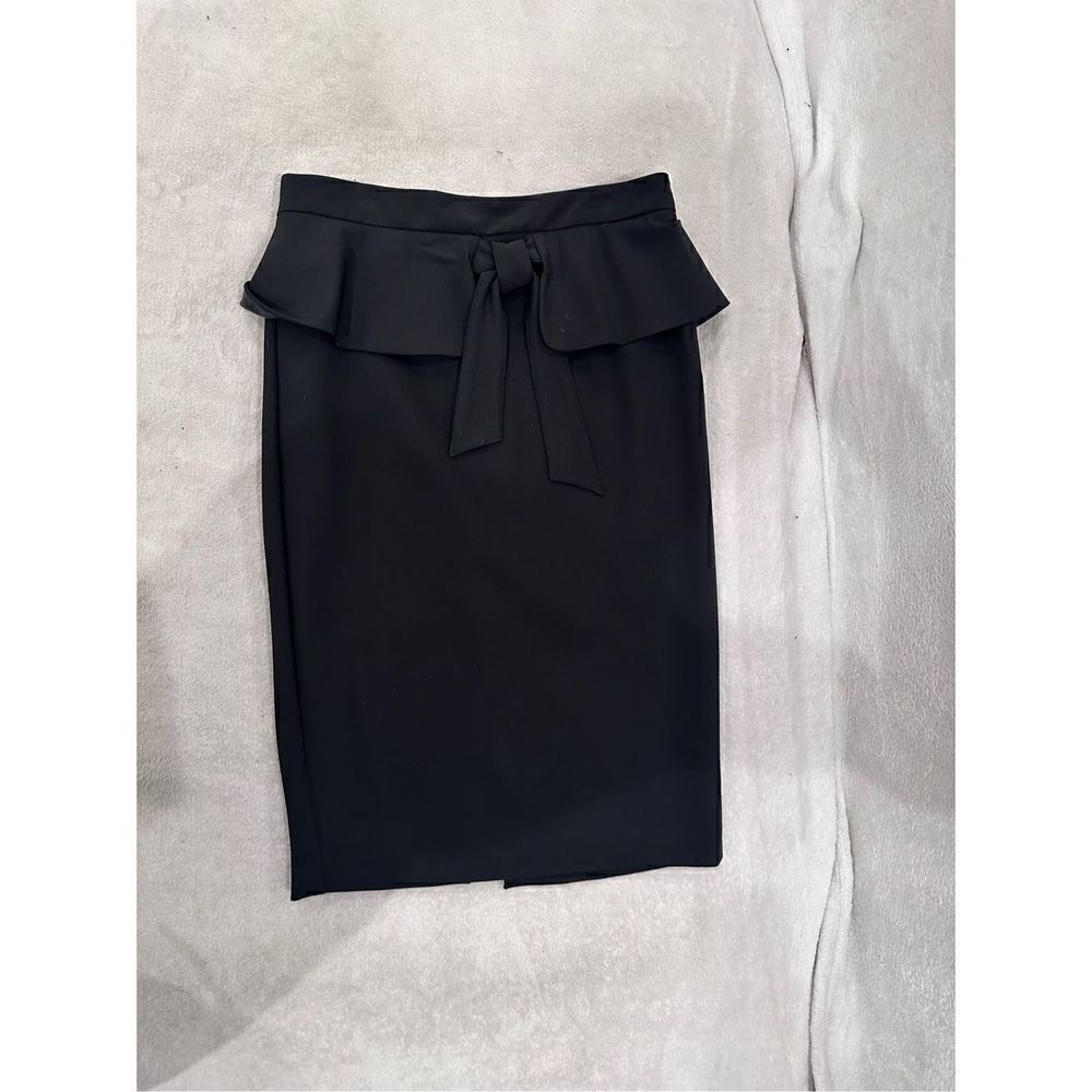 Zara women’s size L black skirt with bow on front